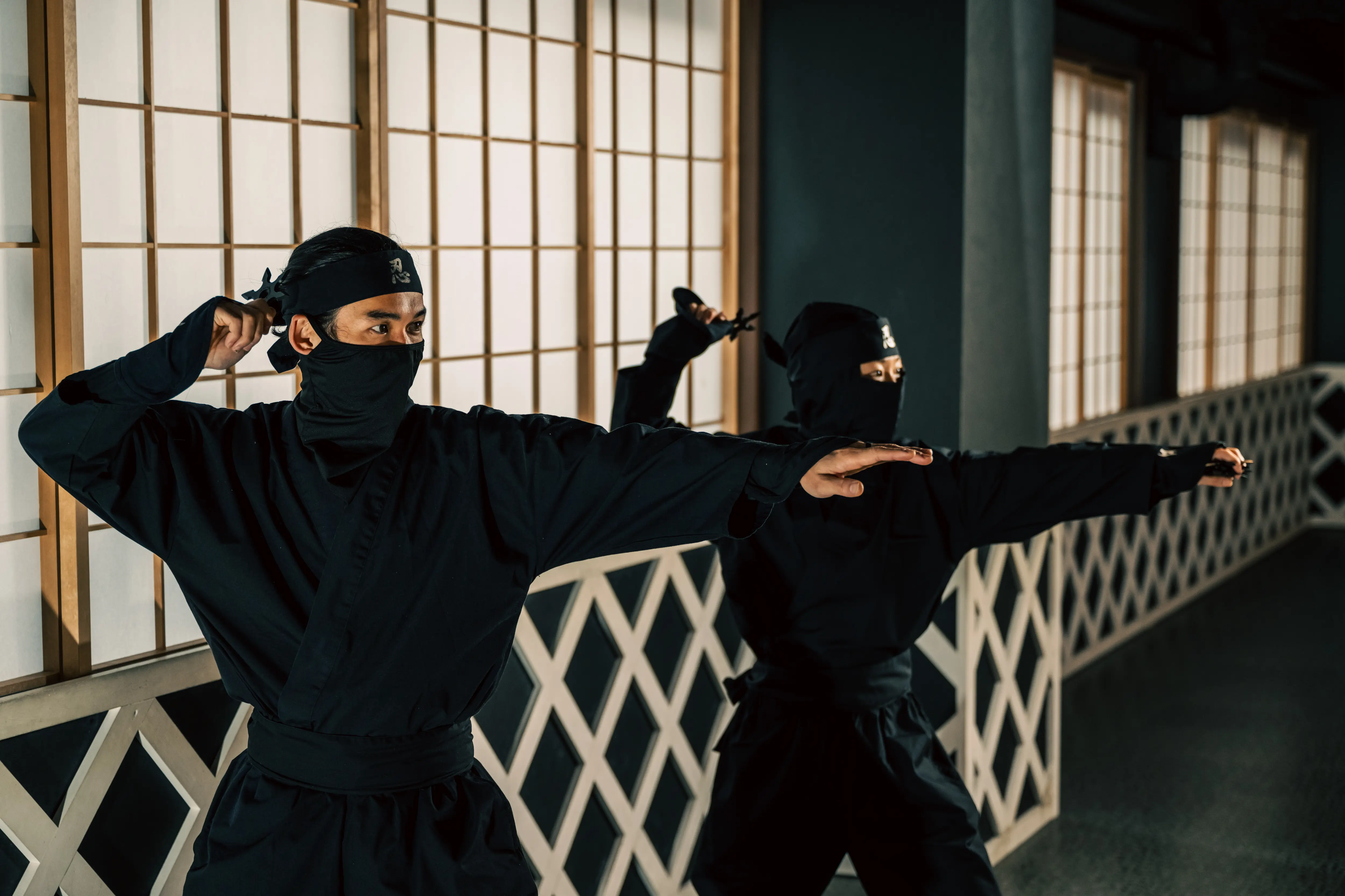 A guest throwing a ninja star